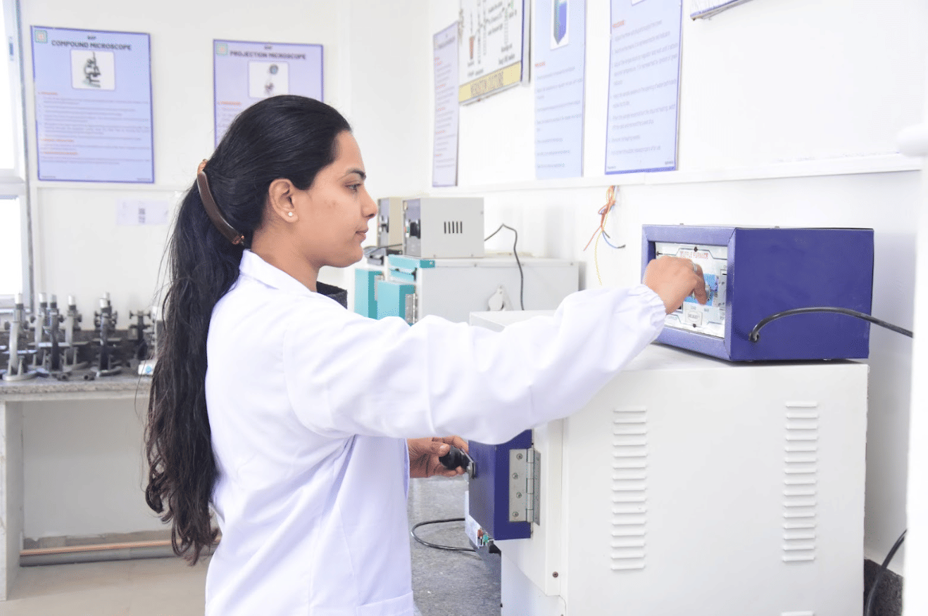 Biyani Institute of Pharmaceutical Sciences Jaipur Pharmacy Lab photo 24